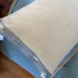 Calvin Klein small lumbar pillow 2